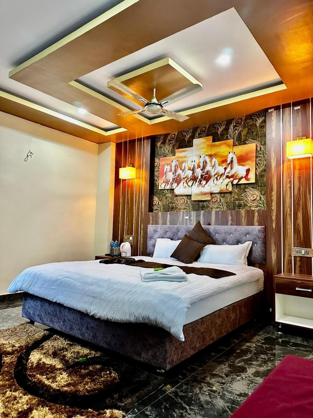 Hotel Hot Pot, Dhangadhi Esterno foto